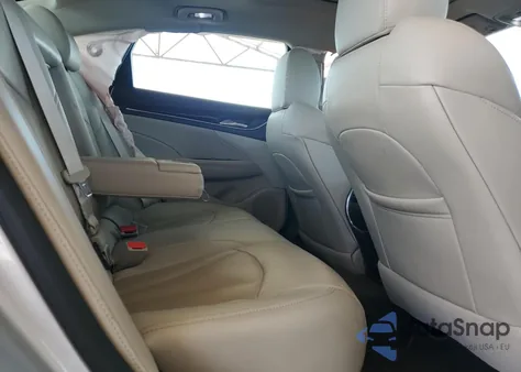 2017 Buick Lacrosse Essence z USA, uszkodzony, nr VIN 1G4ZP5SS1HU169152